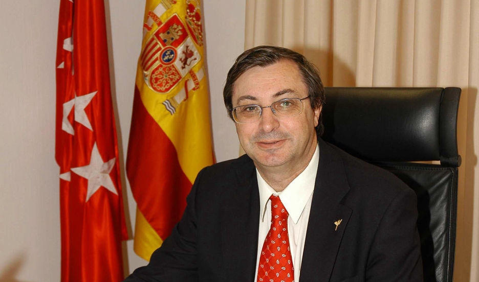 Dr. Fernando Chacón Fuertes